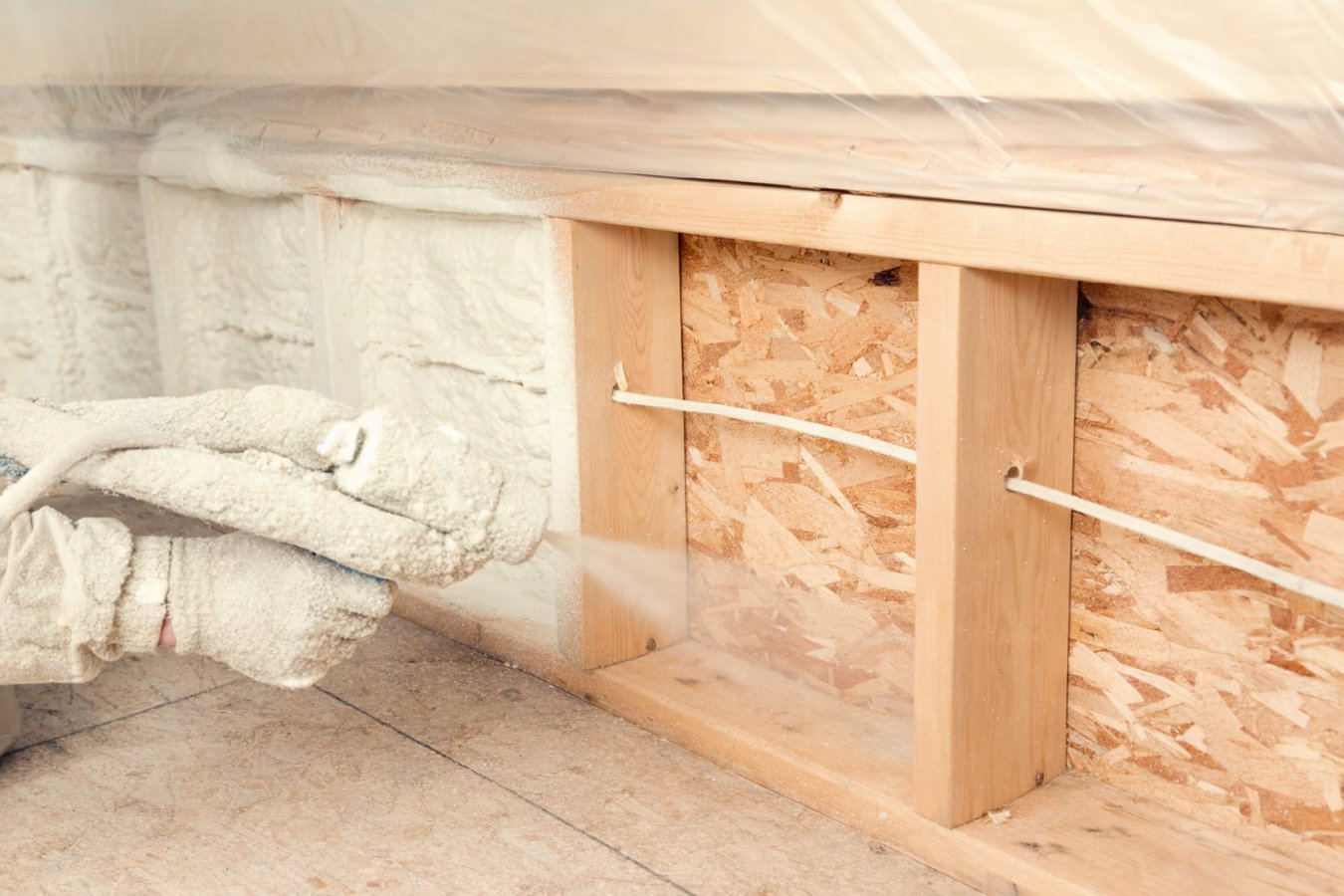 Closed-cell foam insulation